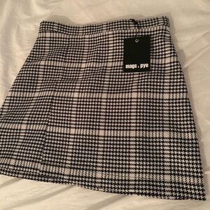 NWT Mags & Pye Black and White Houndstooth Skirt